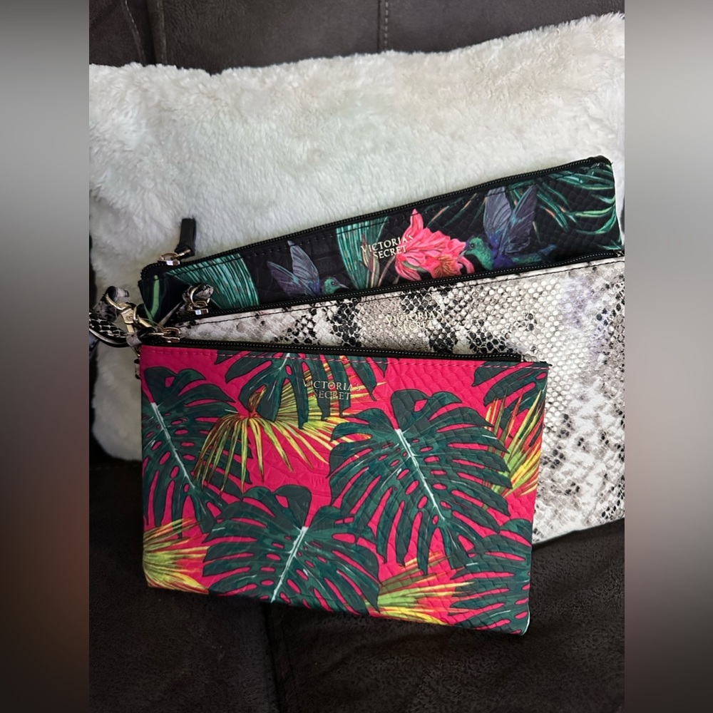 Victoria’s Secret set of 3 makeup bags new never used